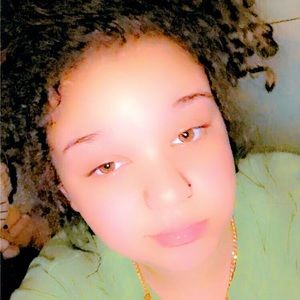 Meet your Posher, Mya